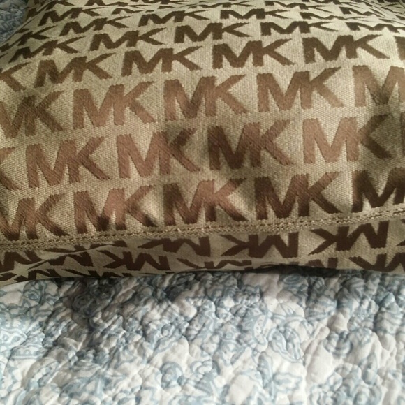 REDUCED. 💟💜💛  MICHAEL KORS brown tote - Picture 2 of 4